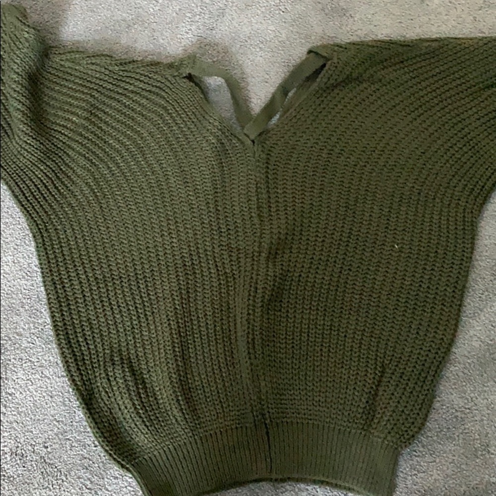 sweater - Picture 2 of 2
